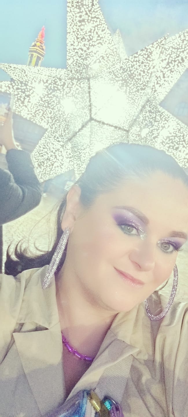 Customer photo review of Chameleon Eyeshadow Flakes - Oblivion