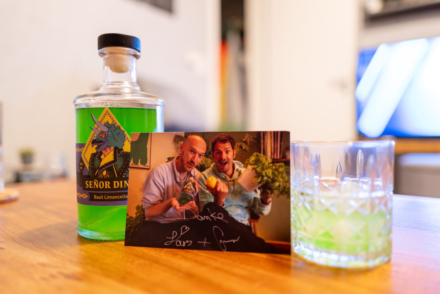 Customer photo review of Señor Dino – Basilikum Limoncello (700 ml)