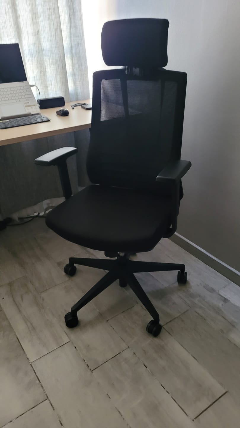 Customer photo review of Standing Desk 1.20 x 60 cm