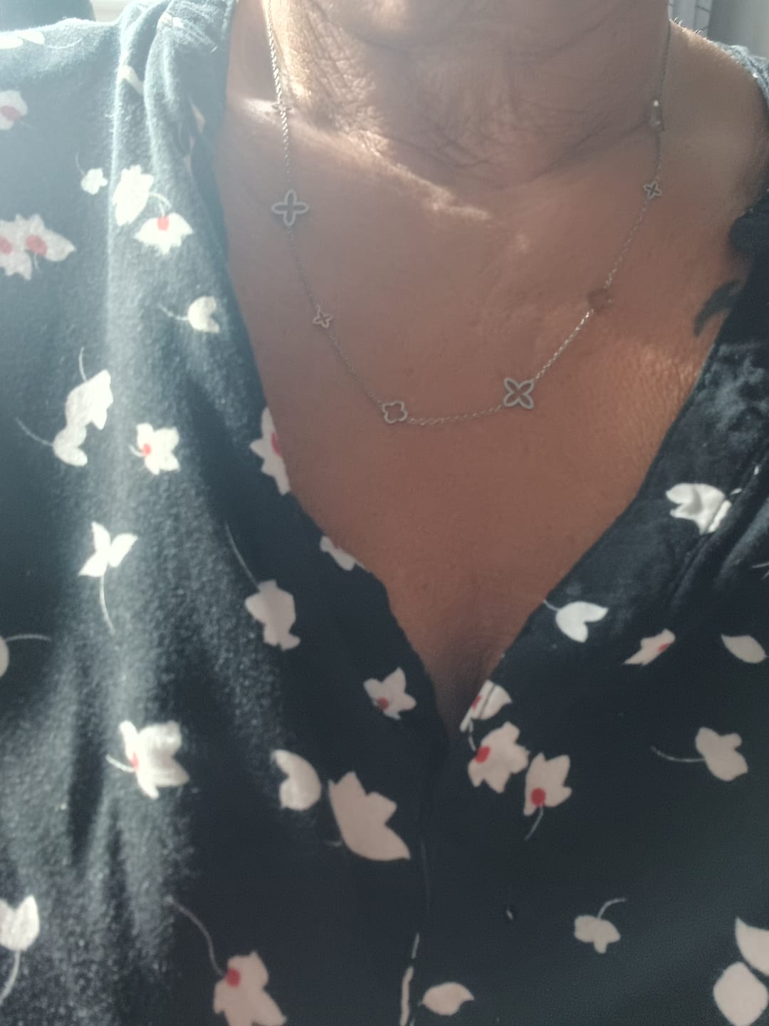 Customer photo review of Fancy Clover Kette | 18K vergoldet