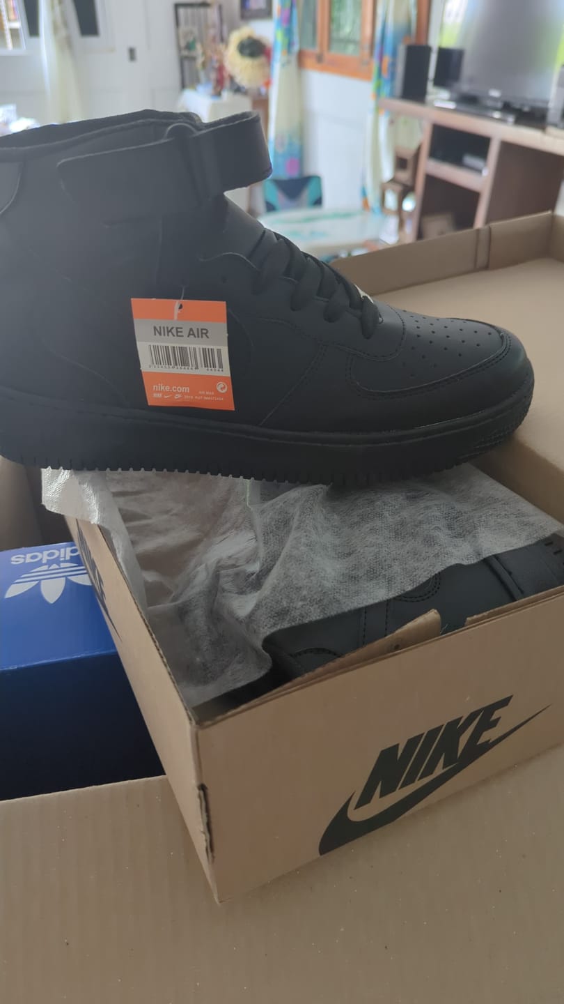 Customer photo review of Tenis 841 Negro Total