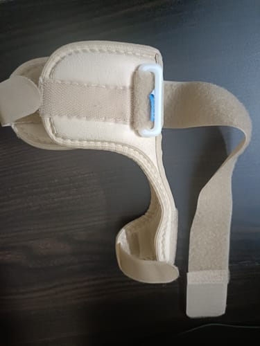 Customer photo review of Thumb Spica Support for Both Left/Right - Locks the Thumb Free Hand Movement for Men & Women | Thumb Injuries, Pain Solution for Ligament laxity (Beige)