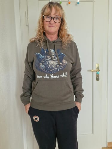 Customer photo review of Odin wacht über mich  - Organic Basic Hoodie