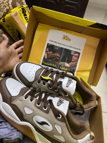 Customer photo review of SYRAX Wood Brown Men's casual sneaker