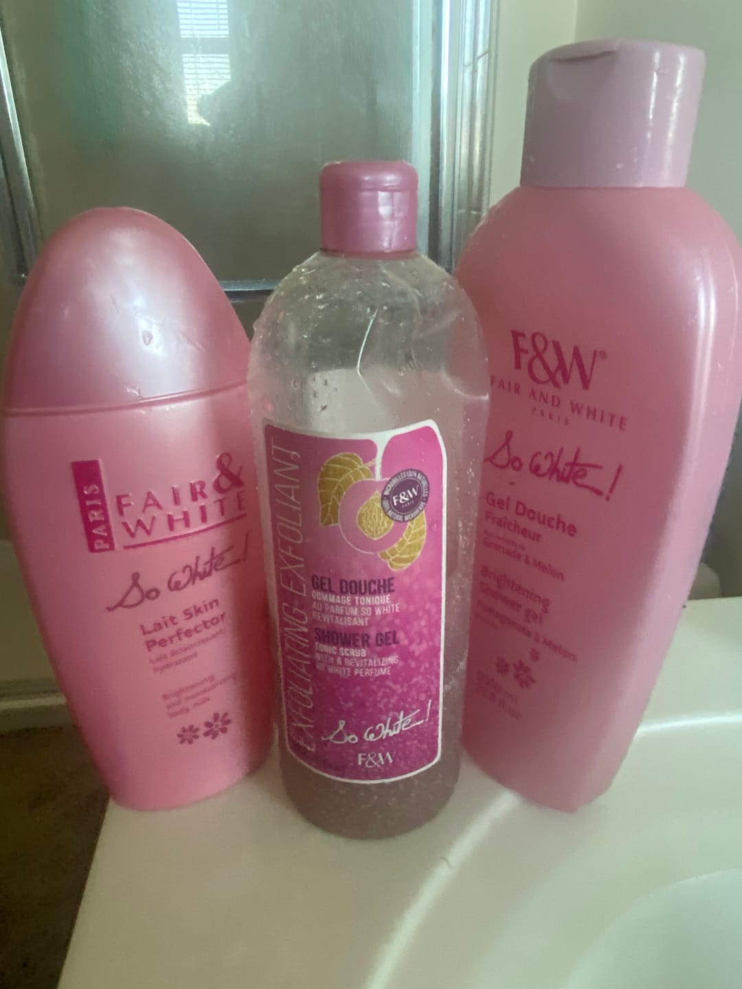 Customer photo review of Fair and White So White! Refreshing Shower Gel With Pomegranate And Melon Extracts (Jumbo-1000ml / 33.81 fl oz)