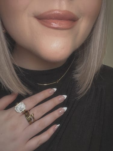 Customer photo review of Gepersonaliseerde zijwaartse initialen ketting