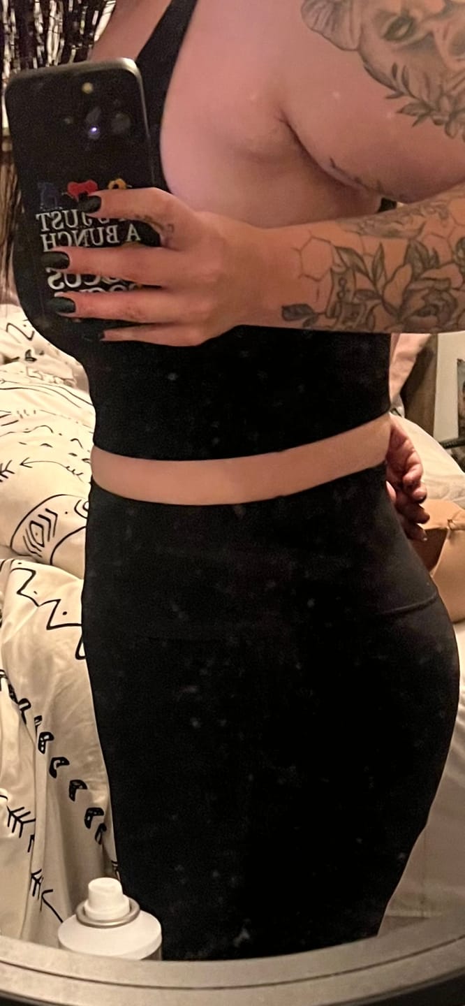 Customer photo review of Ribbed Leggings