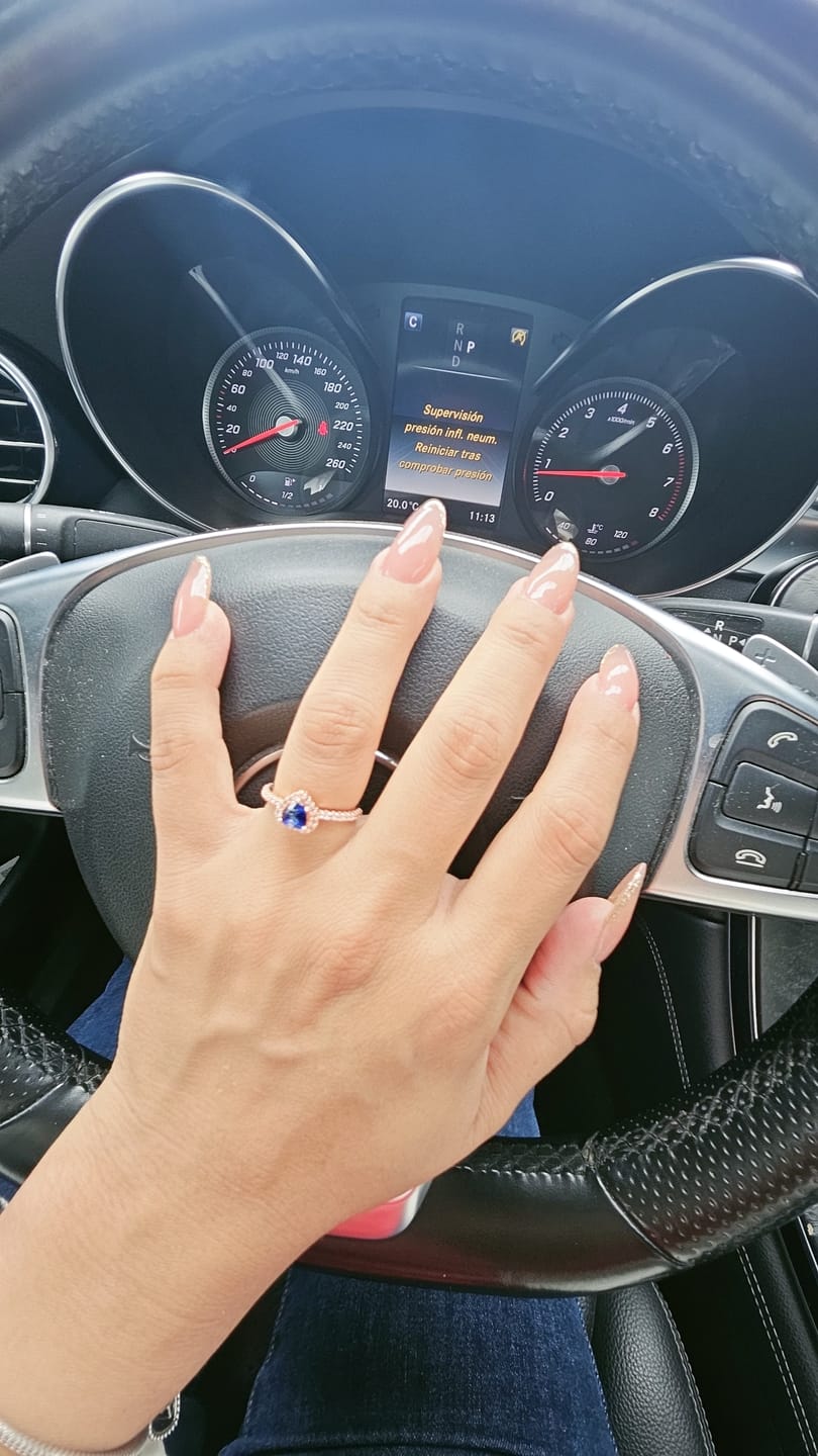 Customer photo review of ANILLO DESLUMBRANTE PROMESA CORAZÓN AZUL PANDORA ROSE GOLD