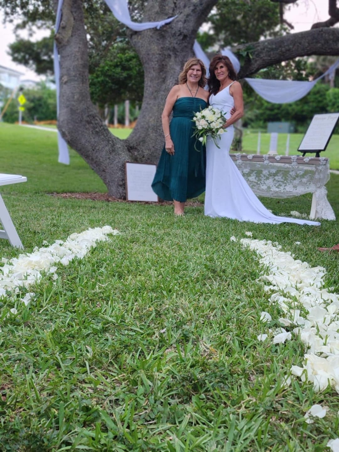 Customer photo review of White Rose Petals