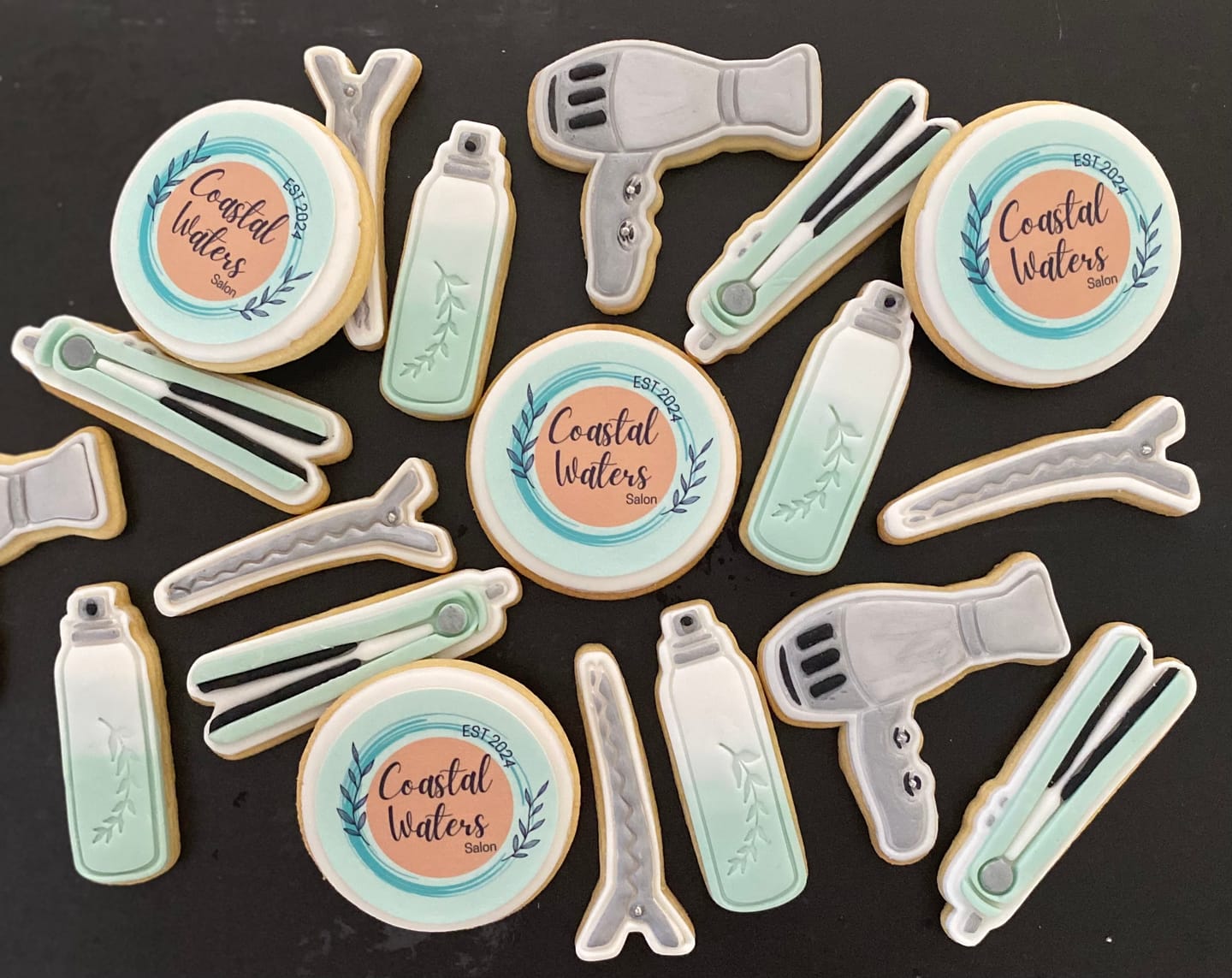 Customer photo review of 12 x 6.35 cm Round Standard Cookie Edible Icing Images