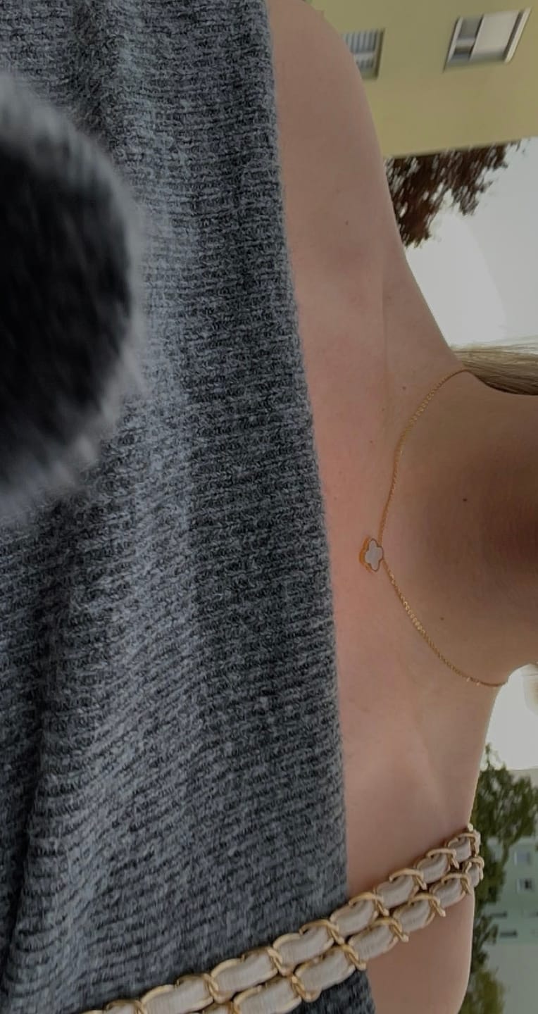 Customer photo review of Clover Perlmutt Kette | 18K vergoldet