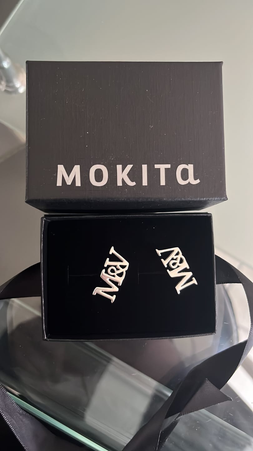 Customer photo review of Mancuernillas Personalizadas con Iniciales