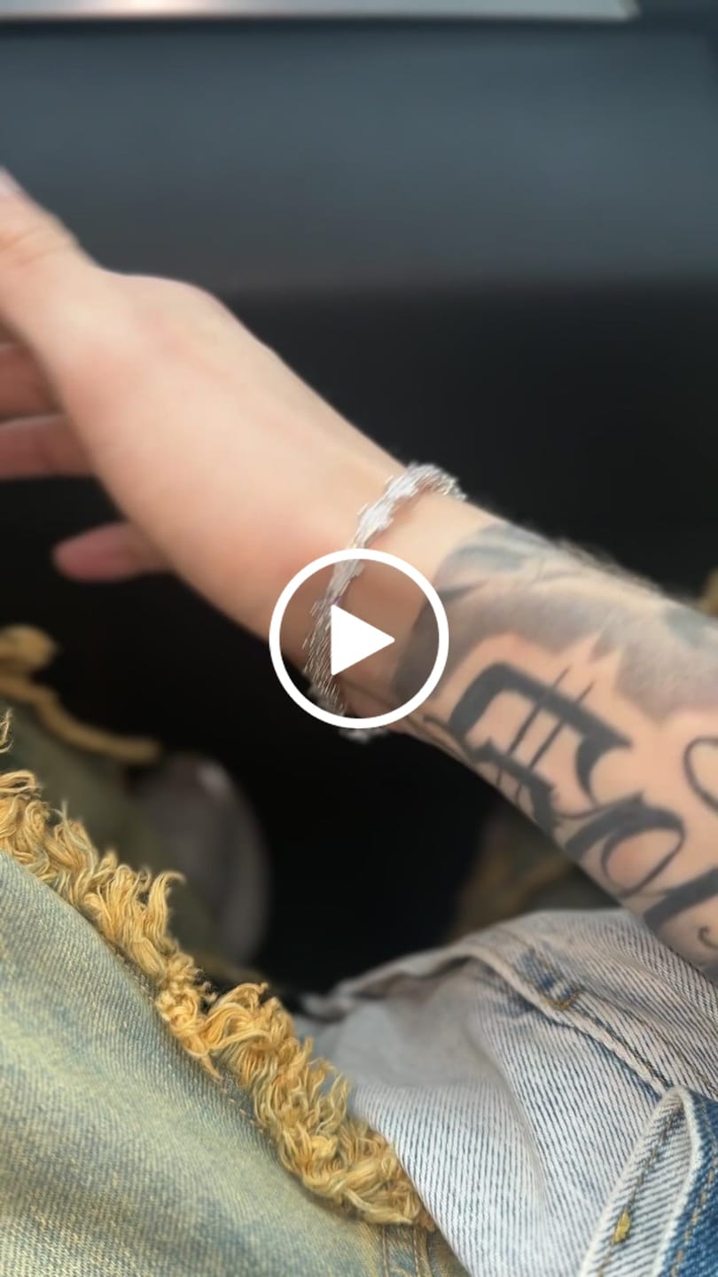 Customer video review of 3MM HONEYCOMB BRACELET – WHITE GOLD