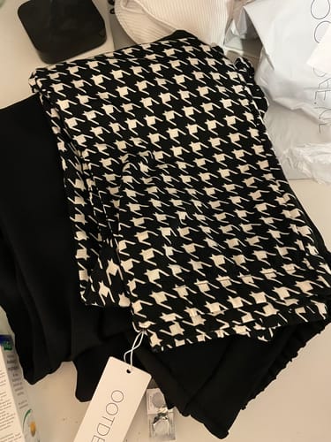 Customer photo review of Comfy & Stretchy Flared Pied De Poule