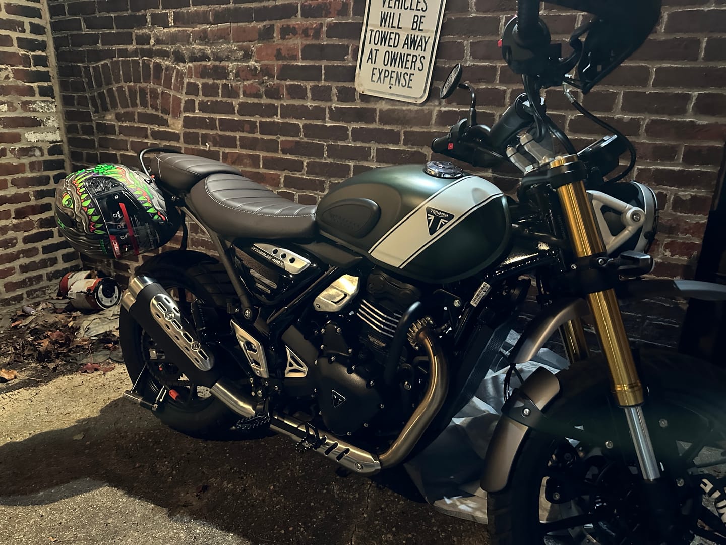 Customer photo review of Triumph Speed 400 & Scrambler 400 Helmet Hook (lock)