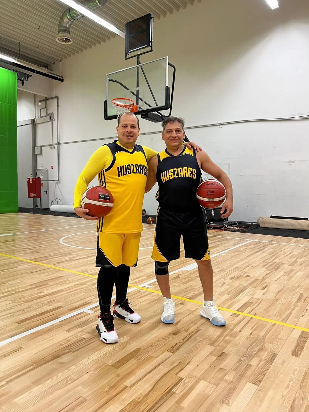 Customer photo review of Custom Black Yellow Double Side Sets Design Sportswear Basketball Jersey