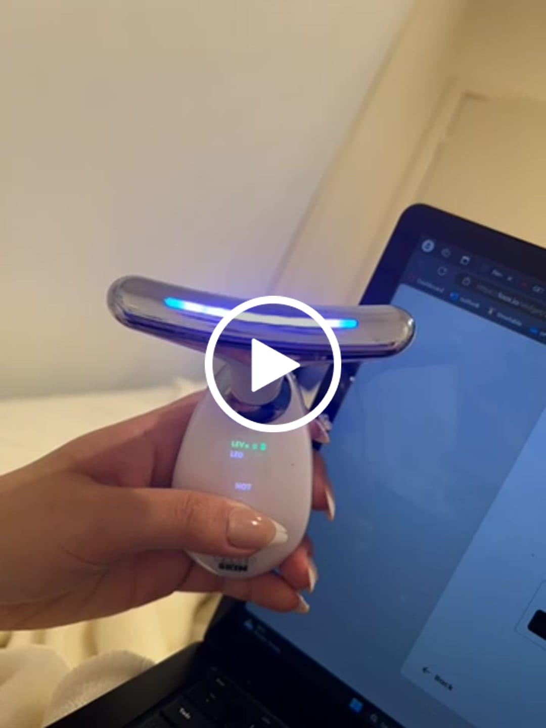 Customer video review of Naked Skin Handset™
