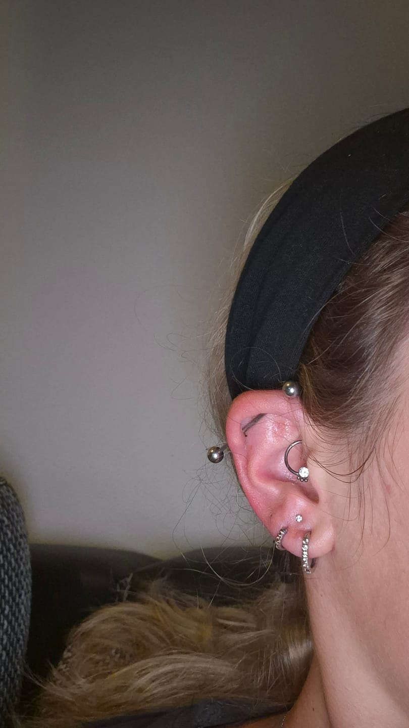 Customer photo review of Zircon Clicker | Nasen- & Ohrpiercing