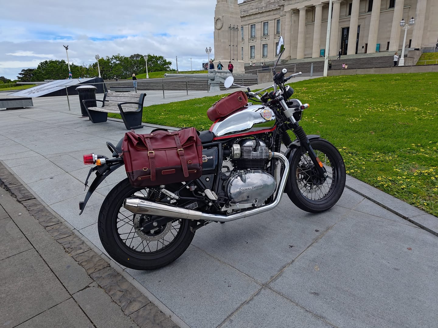 Customer photo review of outlaw saddlebag
