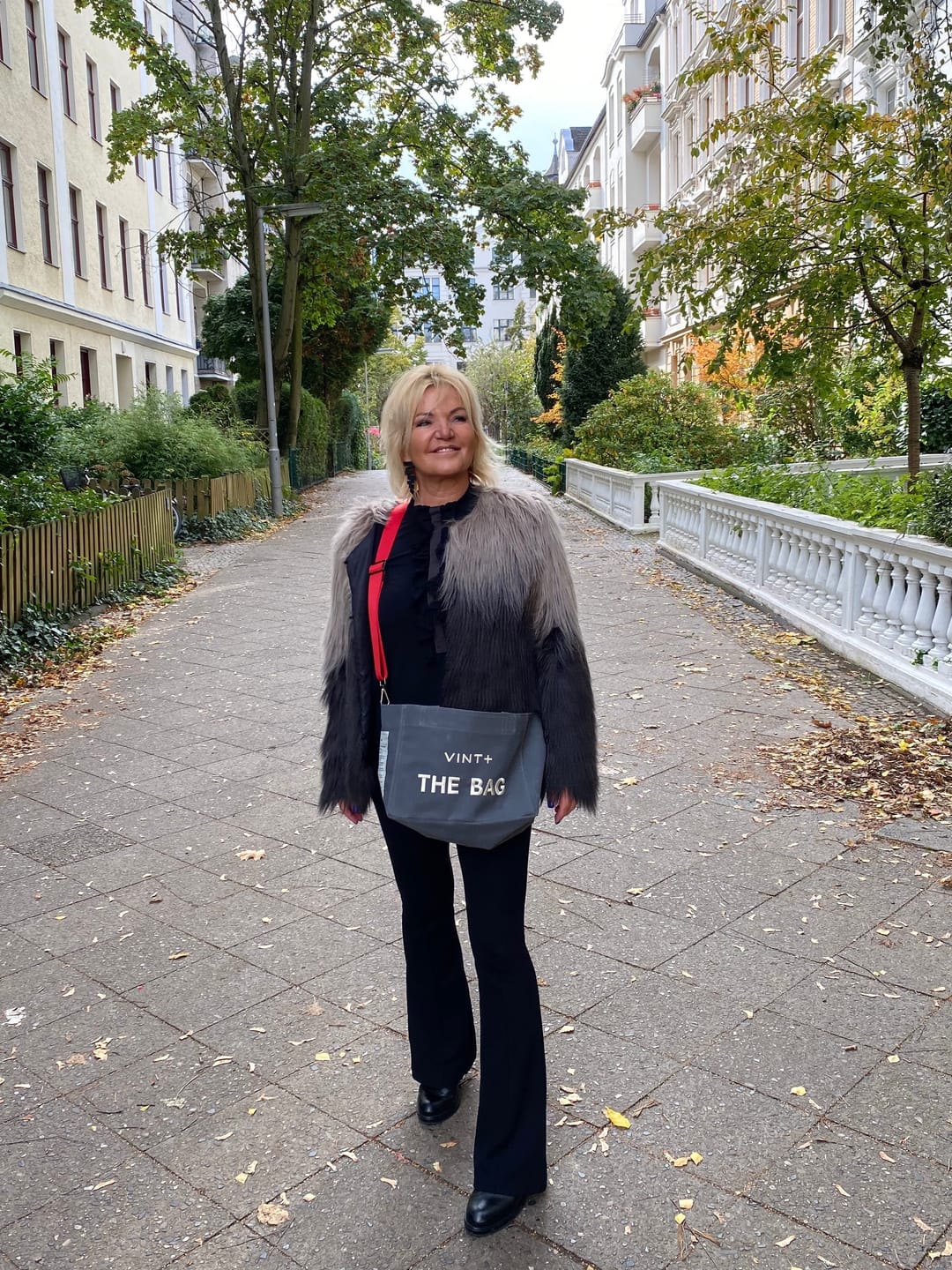 Customer photo review of CANVAS BAG - SMALL - GRAU