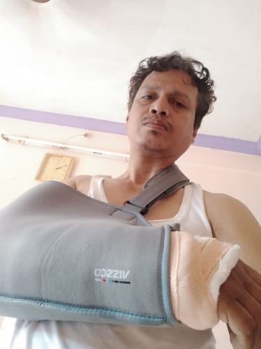 Customer photo review of Arm Pouch Sling (Mild Support)| Provides Support to the Shoulder & Arm (Grey)