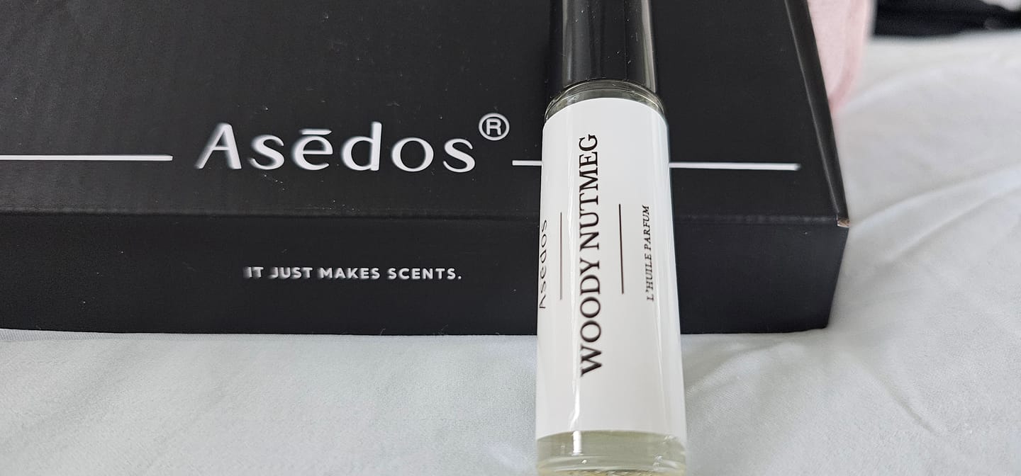 Customer photo review of WOODY NUTMEG PERFUME OIL
