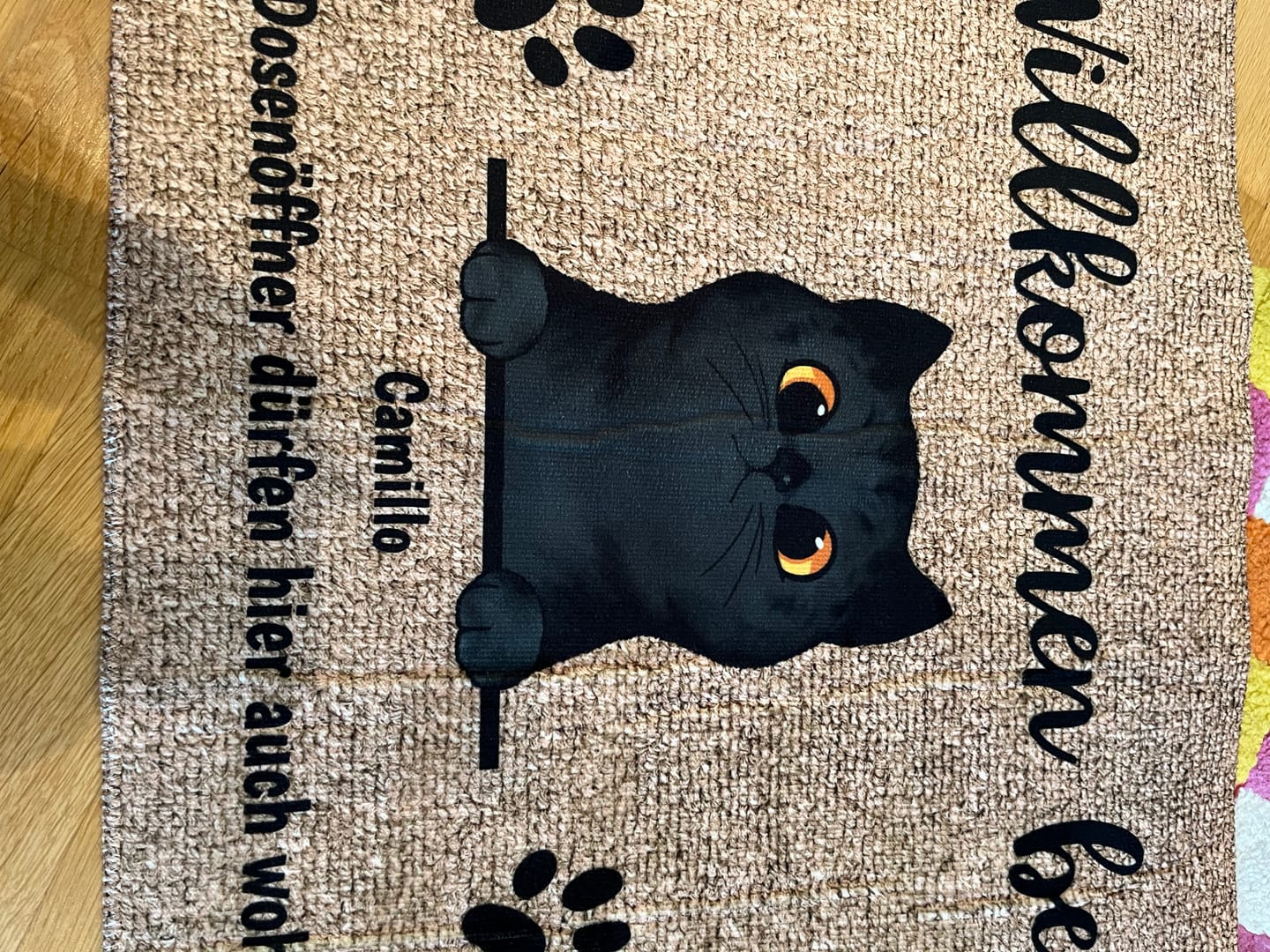 Customer photo review of Willkommen bei neugierigen Katzen - Individuelle Fußmatte