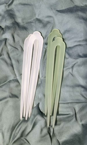 Customer photo review of Zanzi 簪子 Jade Imitation U-Shaped Hairpins & Comb Set