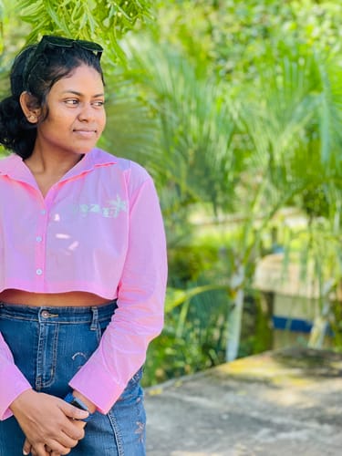 Customer photo review of Kynd Stardust Crop Shirt