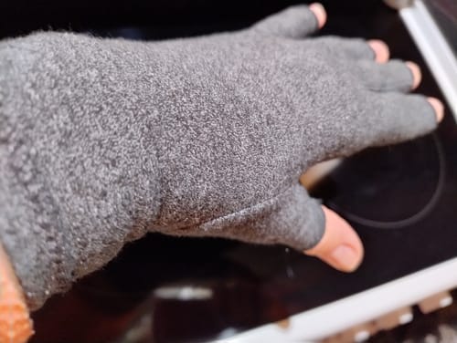 Customer photo review of Félujjas Kompressziós Arthiritis Kesztyű
