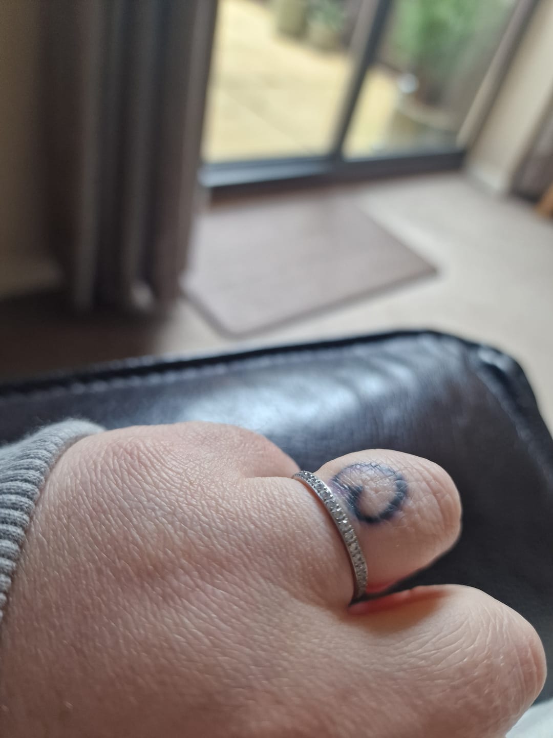 Customer photo review of White Gold 2mm Full Glitz Ring