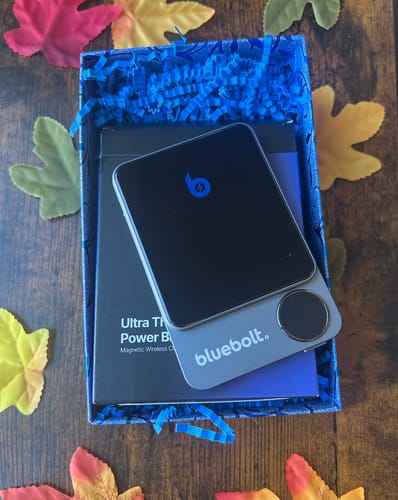 Customer photo review of Ultra Thin Power Bank 20W Magnetic Wireless Charging
