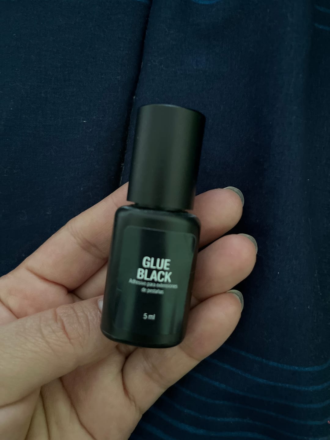 Customer photo review of Glue Black