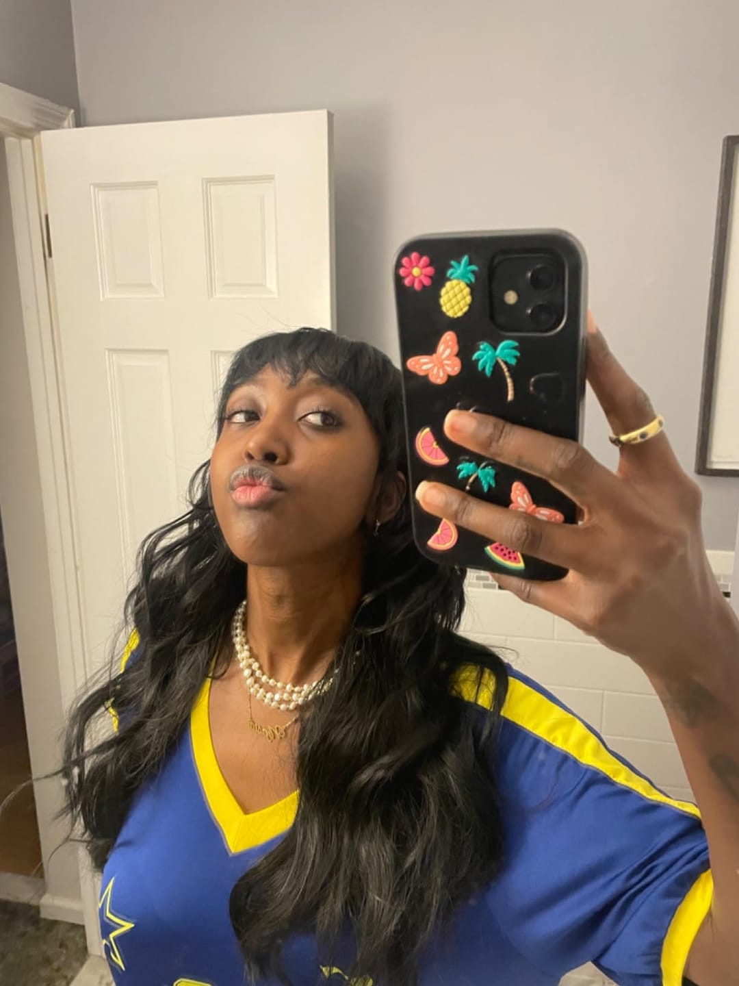 Customer photo review of Luvwin Pixie Cut Wigs Glueless Mullet Wigs With Bangs For Black Women