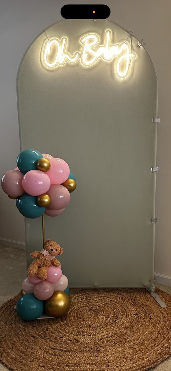Customer photo review of Clips with The Arches to Attach the Balloon Garland