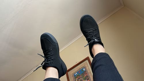 Customer photo review of Zapatilla Versaknit Negro Unisex