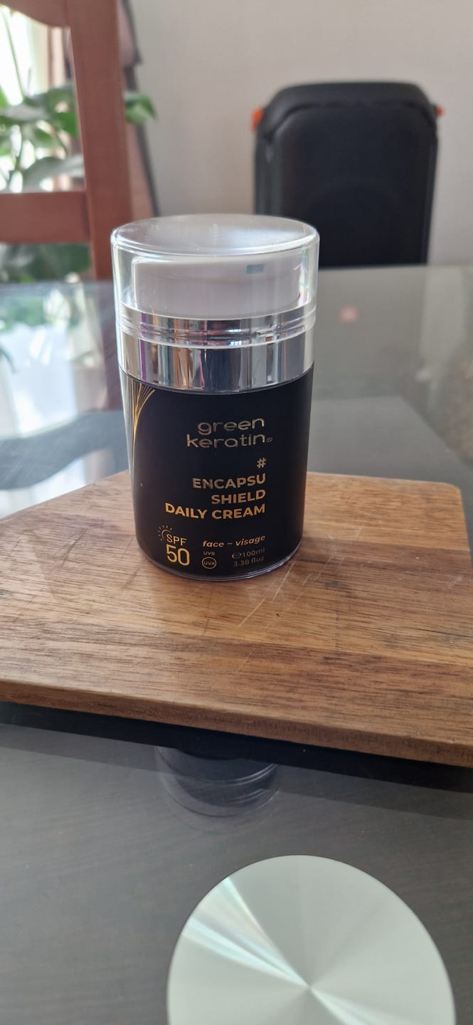 Customer photo review of ENCAPSUSHIELD SPF50 Crème pour le visage, 100ml
