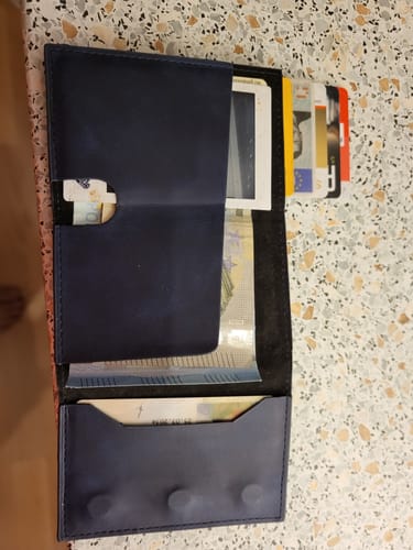 Customer photo review of Smart Wallet 3.0
