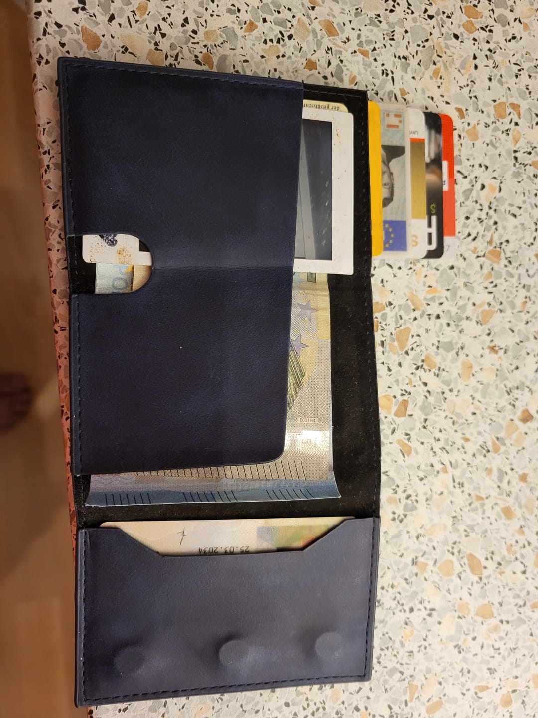 Customer photo review of Smart Wallet 3.0
