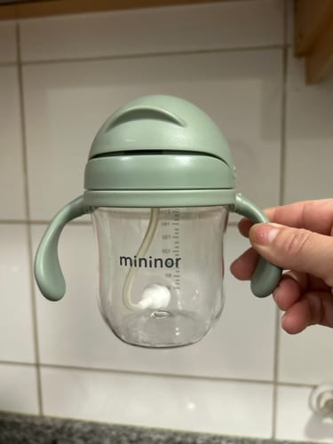 Customer photo review of Vaso Con Bombilla Minior 220ml Verde