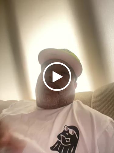 Customer video review of STREET KING TEE