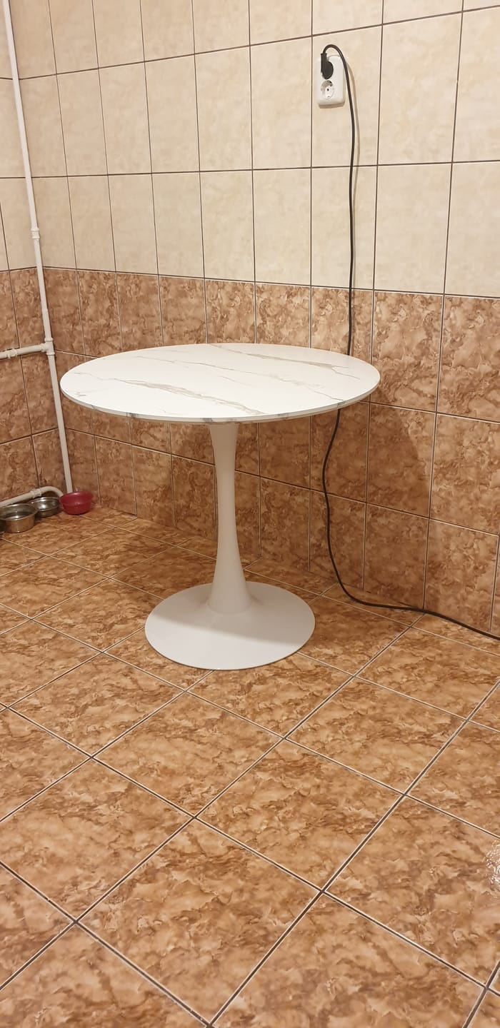 Customer photo review of Masa DENVER, alb cu efect de marmura/alb, 80x80x73 cm