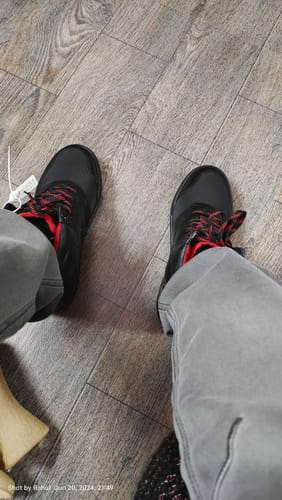 Customer photo review of SNKR | Stealth Edition (Grey)