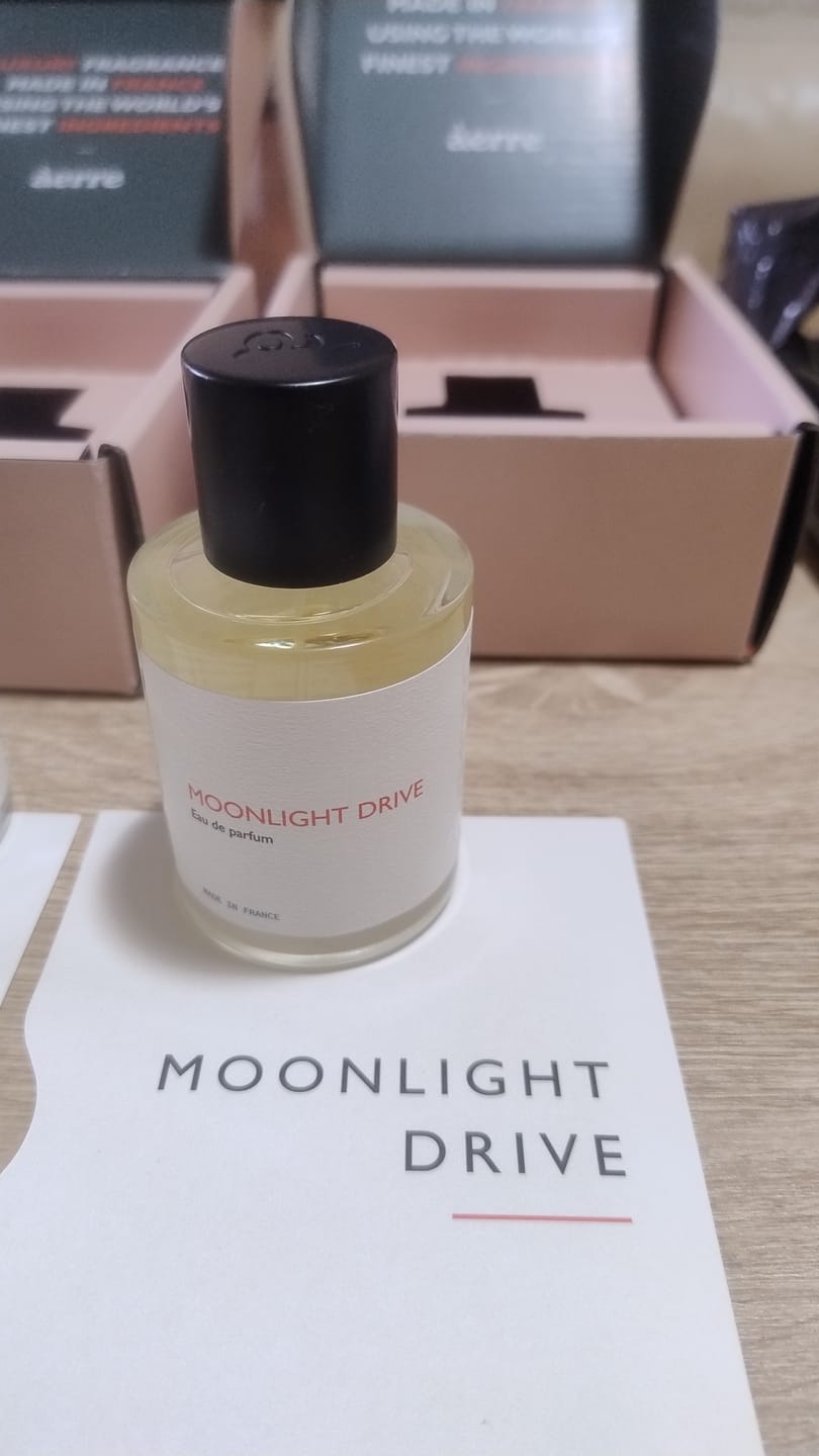 Customer photo review of Moonlight Drive