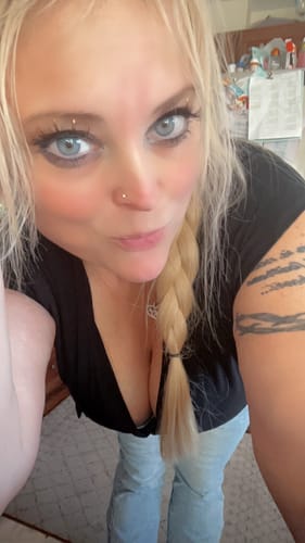 Customer photo review of BOGO Naomi Body Juice Oil