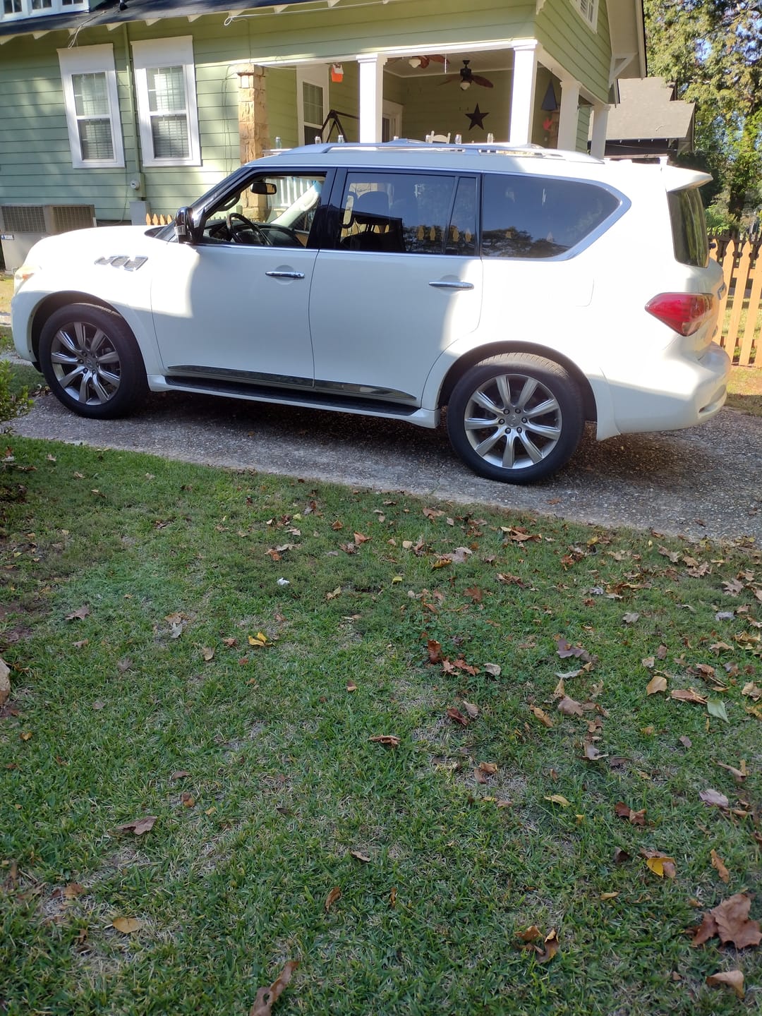 Customer photo review of 2011-2013 Infiniti QX56 with Hydraulic Body Motion Control 4 Wheel Conversion Kit (QX24F)