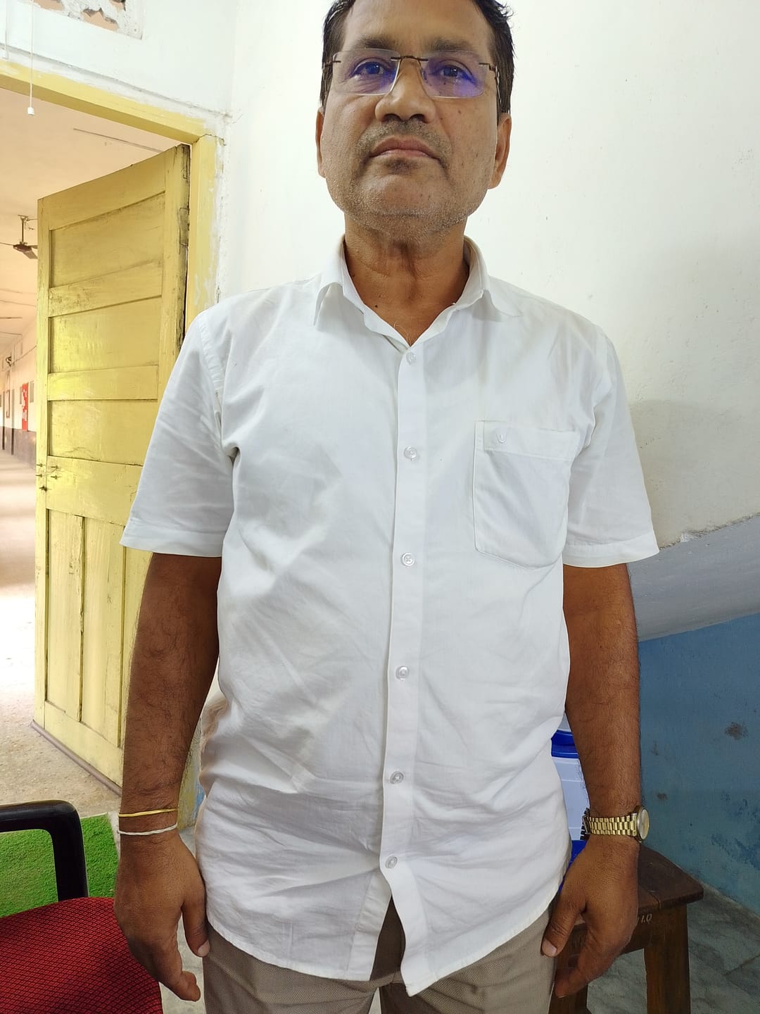 Customer photo review of AQUA Stain Free White Shirts