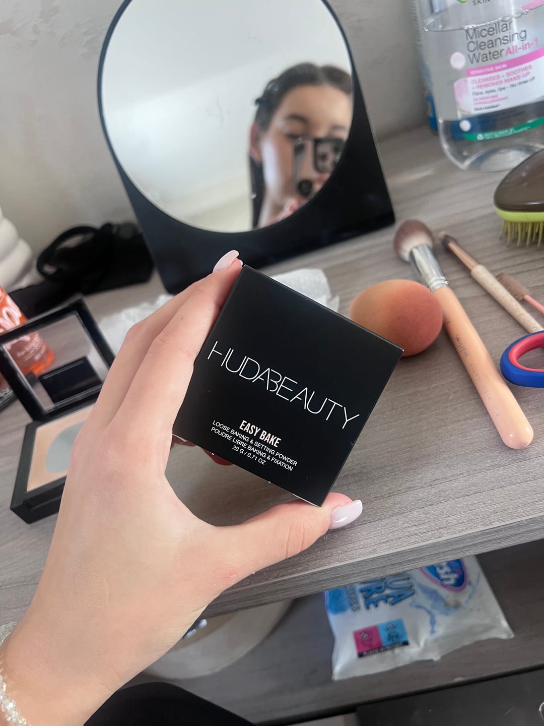Customer photo review of Huda Beauty Easy Bake Powder