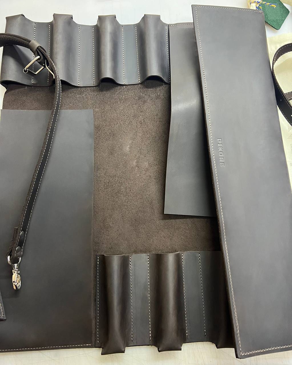 Customer photo review of The Professional's Leather Knife Roll