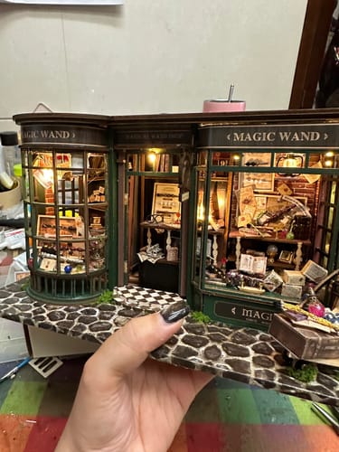 Customer photo review of Magic Wand Miniature Dollhouse Kit